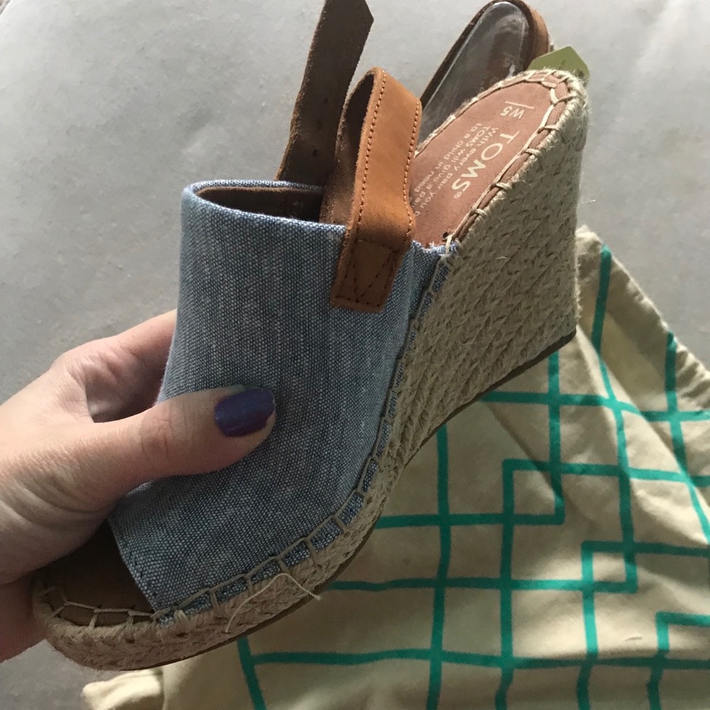 BNWT Toms Espadrilles